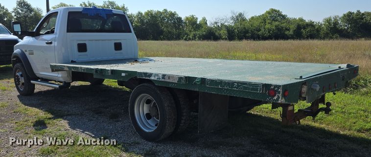 image for item EF3739 2016 Dodge  Ram 5500HD flatbed truck