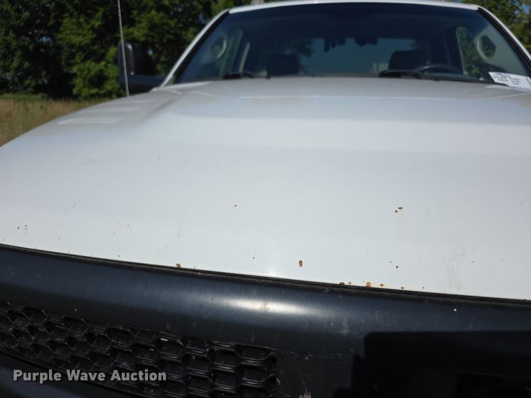 image for item EF3739 2016 Dodge  Ram 5500HD flatbed truck