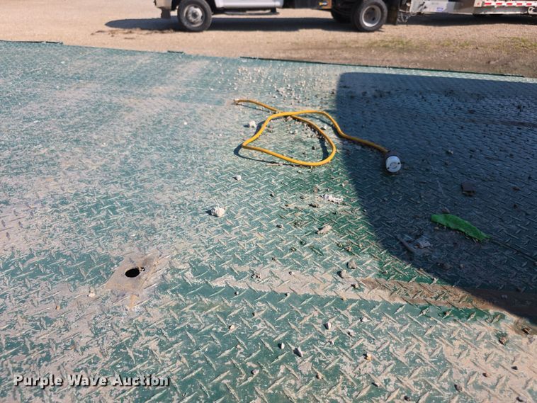 image for item EF3739 2016 Dodge  Ram 5500HD flatbed truck