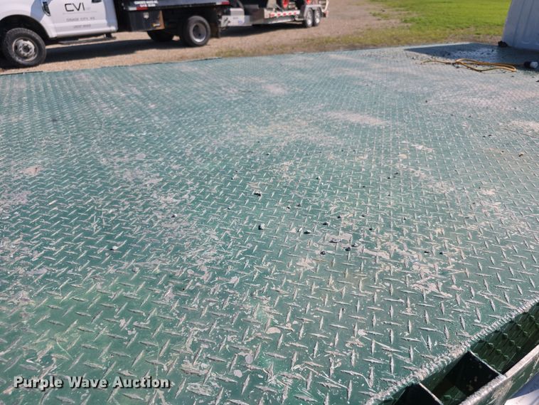 image for item EF3739 2016 Dodge  Ram 5500HD flatbed truck