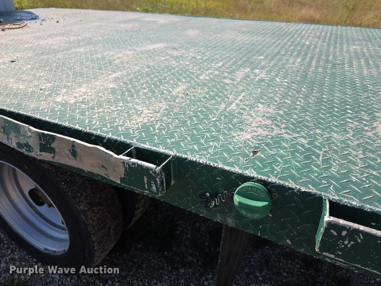 image for item EF3739 2016 Dodge  Ram 5500HD flatbed truck