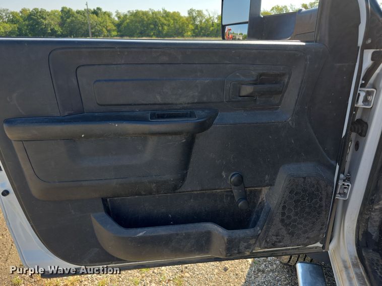 image for item EF3739 2016 Dodge  Ram 5500HD flatbed truck