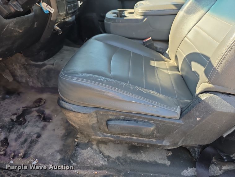 image for item EF3739 2016 Dodge  Ram 5500HD flatbed truck