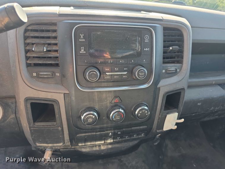 image for item EF3739 2016 Dodge  Ram 5500HD flatbed truck