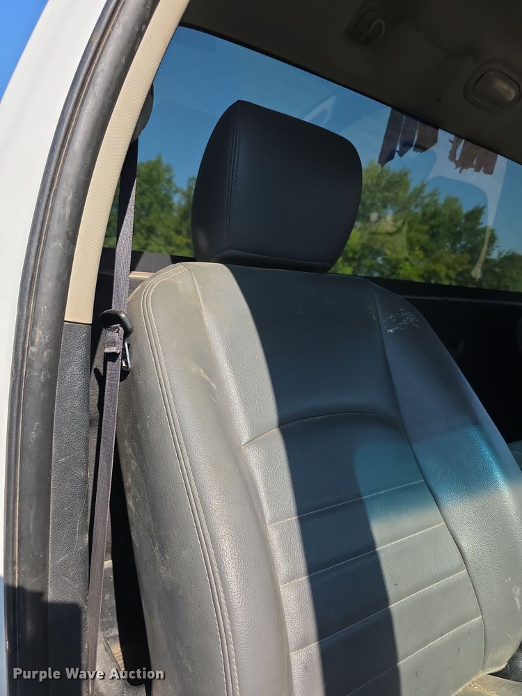 image for item EF3739 2016 Dodge  Ram 5500HD flatbed truck