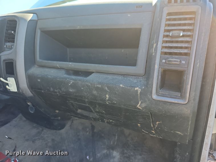 image for item EF3739 2016 Dodge  Ram 5500HD flatbed truck