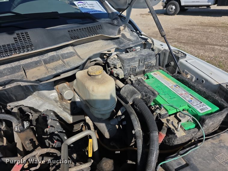 image for item EF3739 2016 Dodge  Ram 5500HD flatbed truck