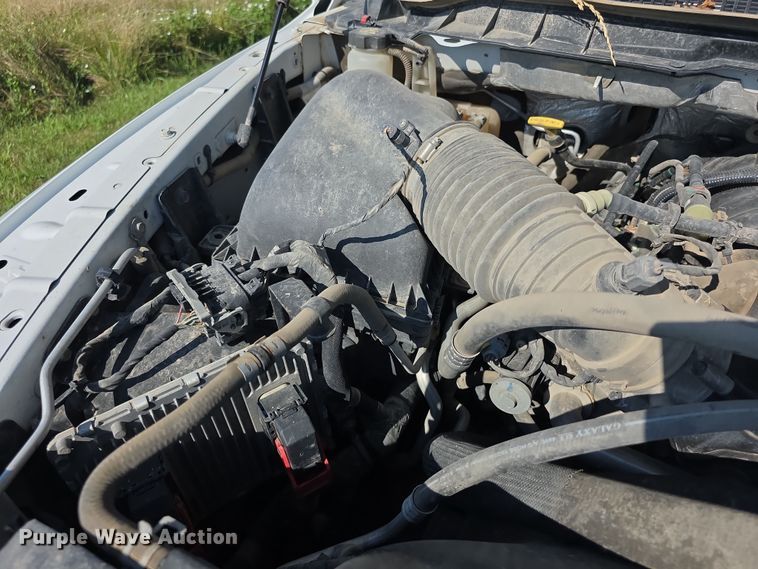 image for item EF3739 2016 Dodge  Ram 5500HD flatbed truck