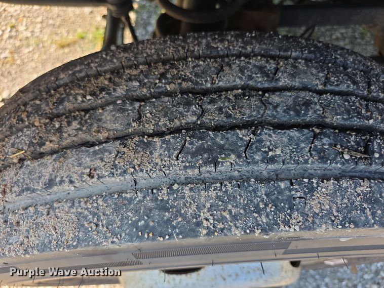 image for item EF3739 2016 Dodge  Ram 5500HD flatbed truck