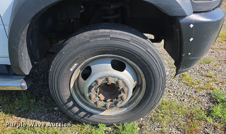 image for item EF3739 2016 Dodge  Ram 5500HD flatbed truck