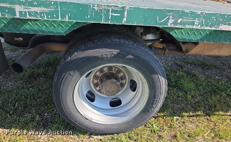 image for item EF3739 2016 Dodge  Ram 5500HD flatbed truck