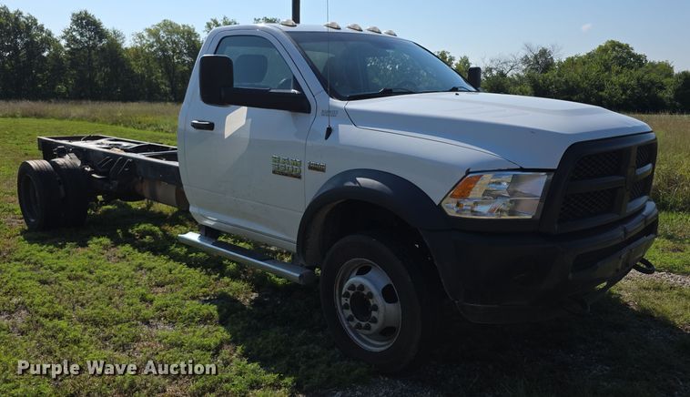 image for item EF3742 2017 Dodge Ram 5500HD truck cab and chassis