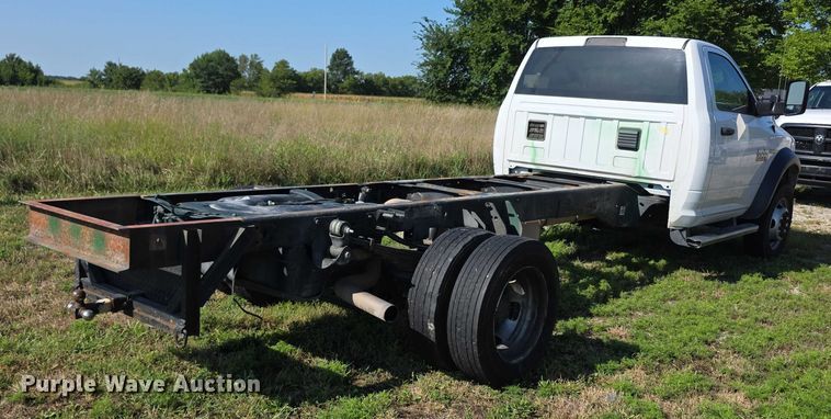 image for item EF3742 2017 Dodge Ram 5500HD truck cab and chassis