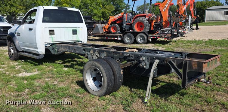 image for item EF3742 2017 Dodge Ram 5500HD truck cab and chassis