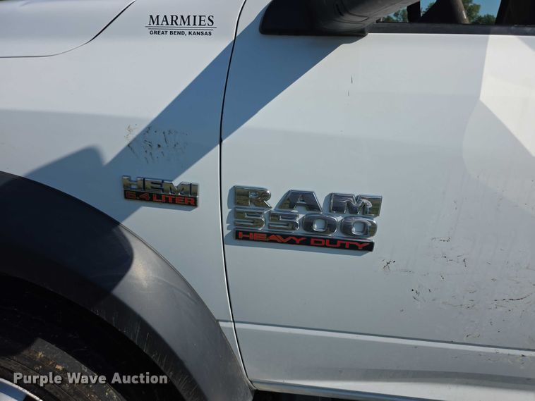 image for item EF3742 2017 Dodge Ram 5500HD truck cab and chassis