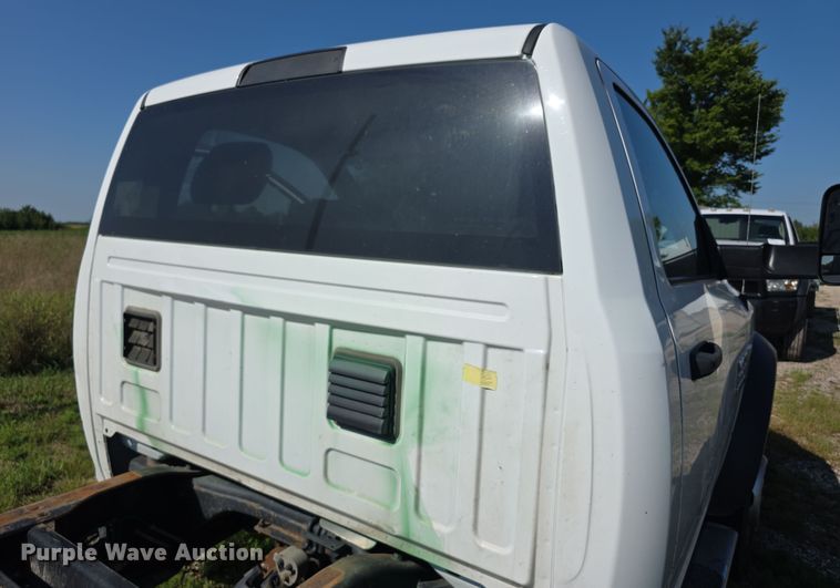 image for item EF3742 2017 Dodge Ram 5500HD truck cab and chassis
