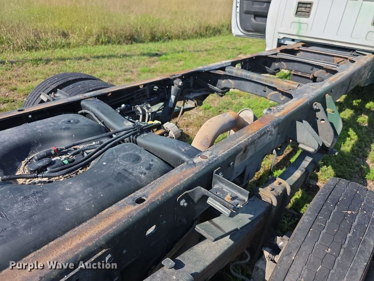 image for item EF3742 2017 Dodge Ram 5500HD truck cab and chassis