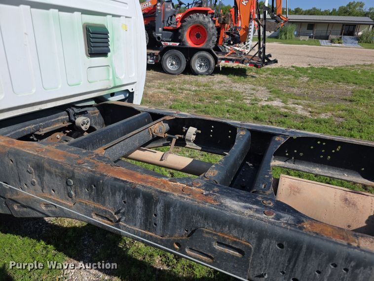 image for item EF3742 2017 Dodge Ram 5500HD truck cab and chassis