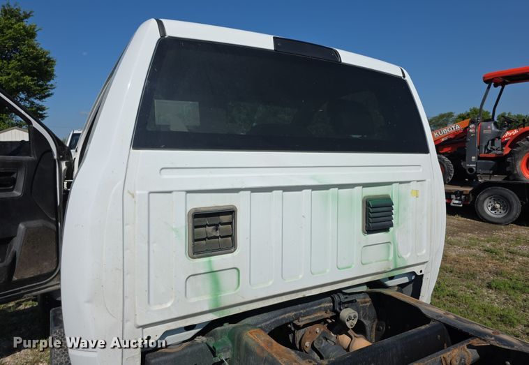 image for item EF3742 2017 Dodge Ram 5500HD truck cab and chassis