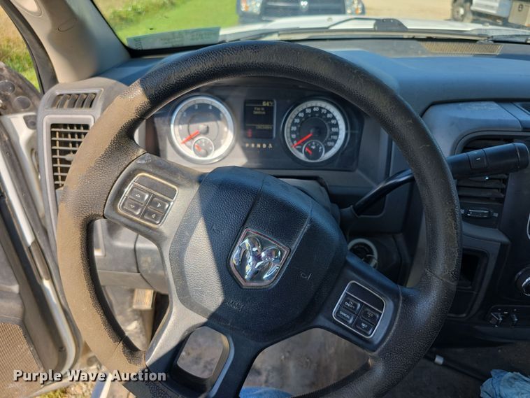 image for item EF3742 2017 Dodge Ram 5500HD truck cab and chassis