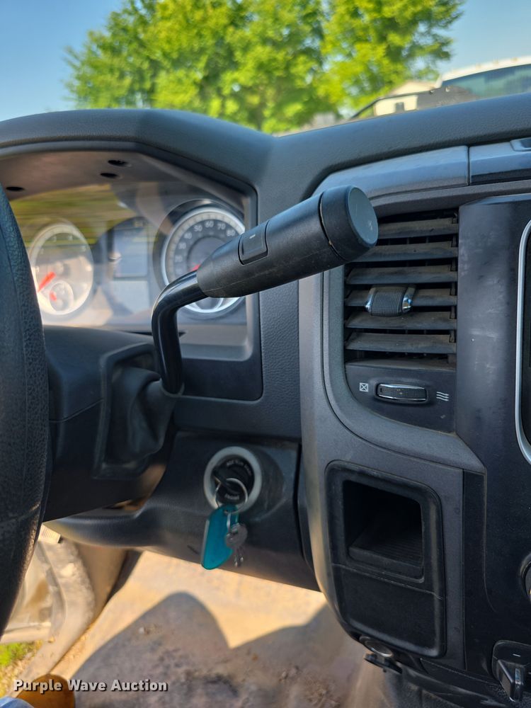 image for item EF3742 2017 Dodge Ram 5500HD truck cab and chassis