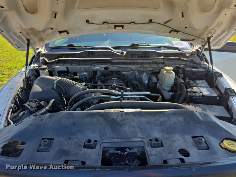 image for item EF3742 2017 Dodge Ram 5500HD truck cab and chassis