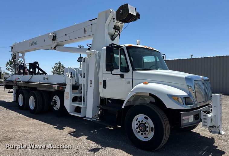 image for item EG0727 2007 International   7500 SBA crane truck