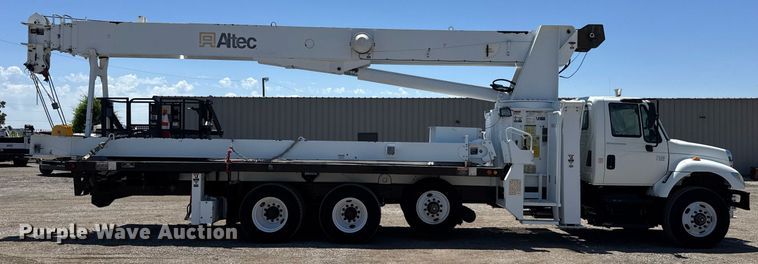 image for item EG0727 2007 International   7500 SBA crane truck