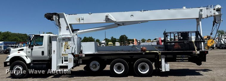 image for item EG0727 2007 International   7500 SBA crane truck