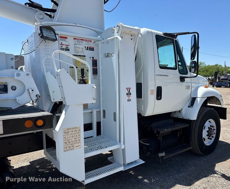 image for item EG0727 2007 International   7500 SBA crane truck