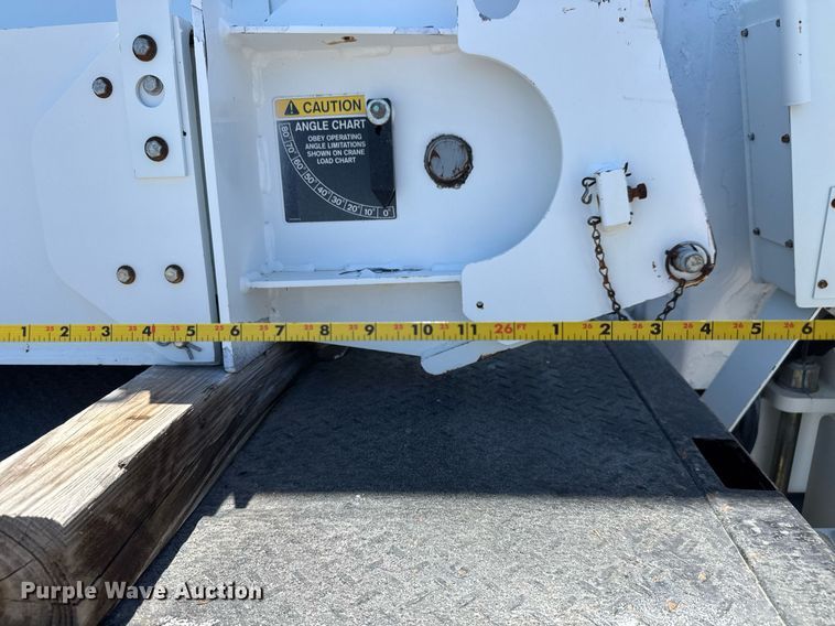 image for item EG0727 2007 International   7500 SBA crane truck