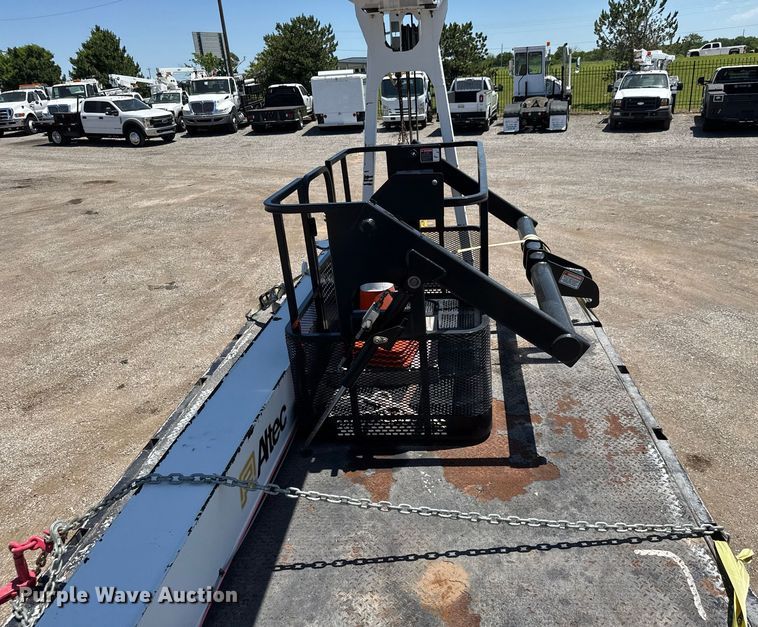 image for item EG0727 2007 International   7500 SBA crane truck