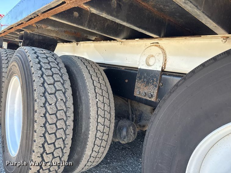 image for item EG0727 2007 International   7500 SBA crane truck