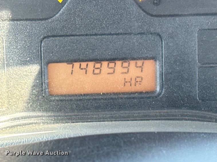 image for item EG0727 2007 International   7500 SBA crane truck