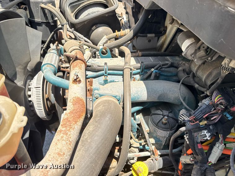 image for item EG0727 2007 International   7500 SBA crane truck