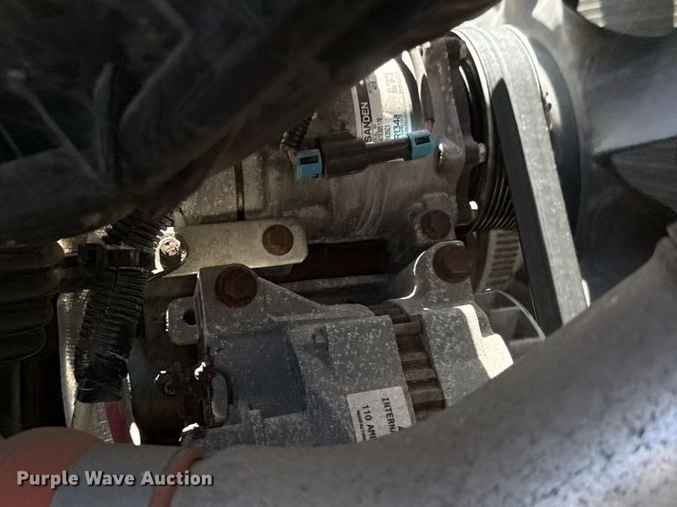 image for item EG0727 2007 International   7500 SBA crane truck