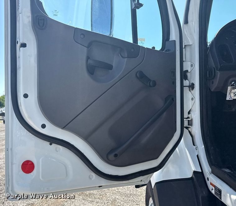 image for item EG5943 2015 Freightliner 108SD Ext. Cab crane truck