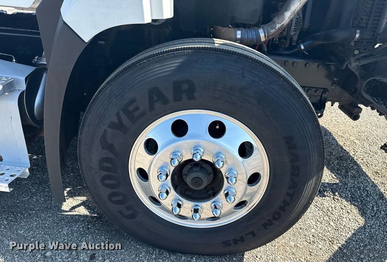 image for item EG5943 2015 Freightliner 108SD Ext. Cab crane truck