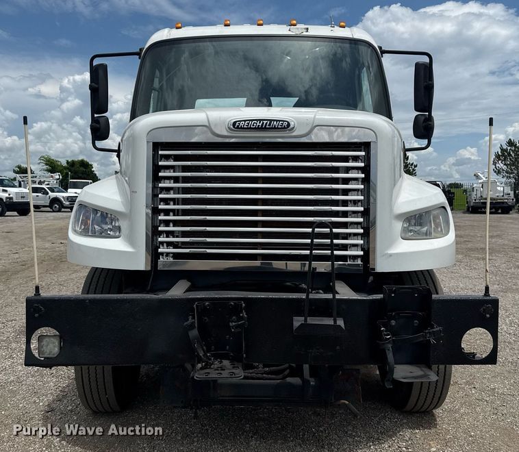 image for item EG5976 2012 Freightliner Business Class M2 Ext. Cab utility / service truck