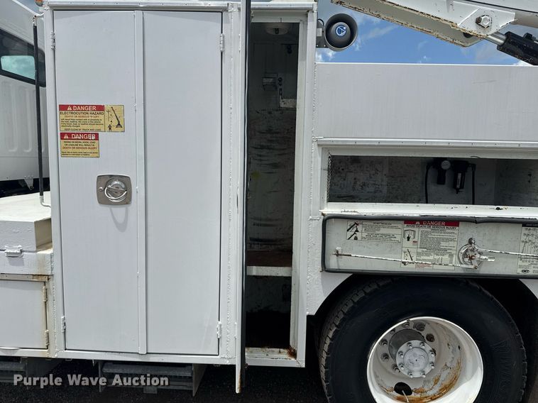 image for item EG5976 2012 Freightliner Business Class M2 Ext. Cab utility / service truck