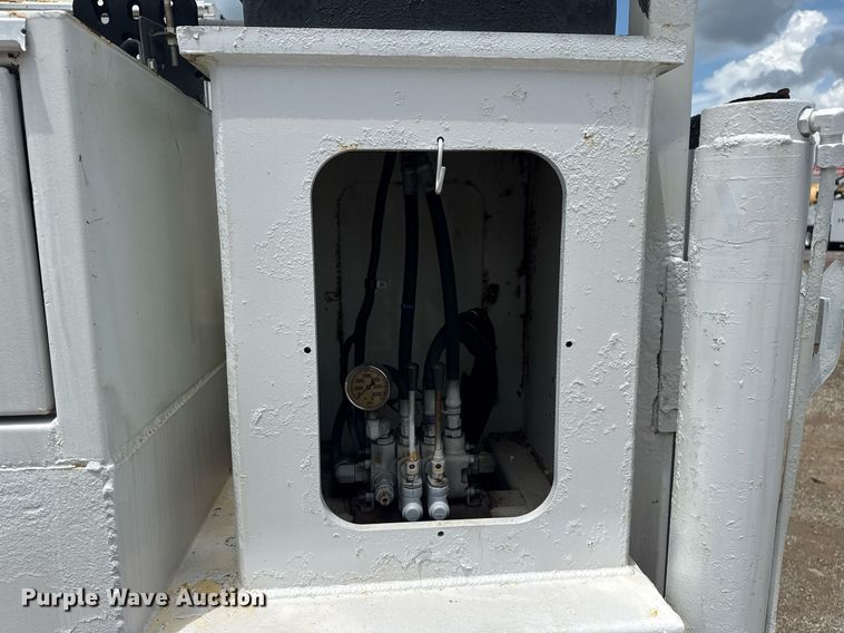 image for item EG5976 2012 Freightliner Business Class M2 Ext. Cab utility / service truck