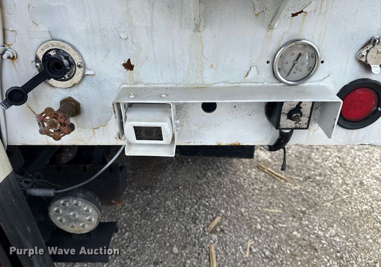 image for item EG5976 2012 Freightliner Business Class M2 Ext. Cab utility / service truck