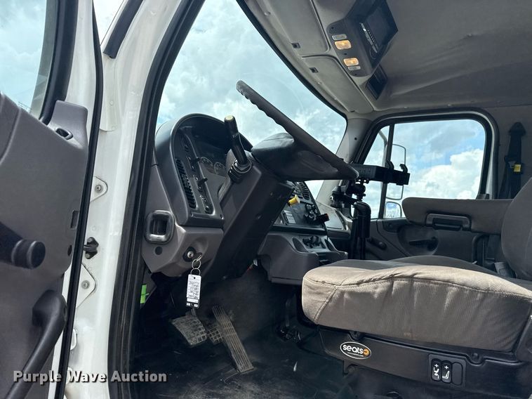 image for item EG5976 2012 Freightliner Business Class M2 Ext. Cab utility / service truck