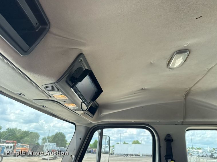 image for item EG5976 2012 Freightliner Business Class M2 Ext. Cab utility / service truck