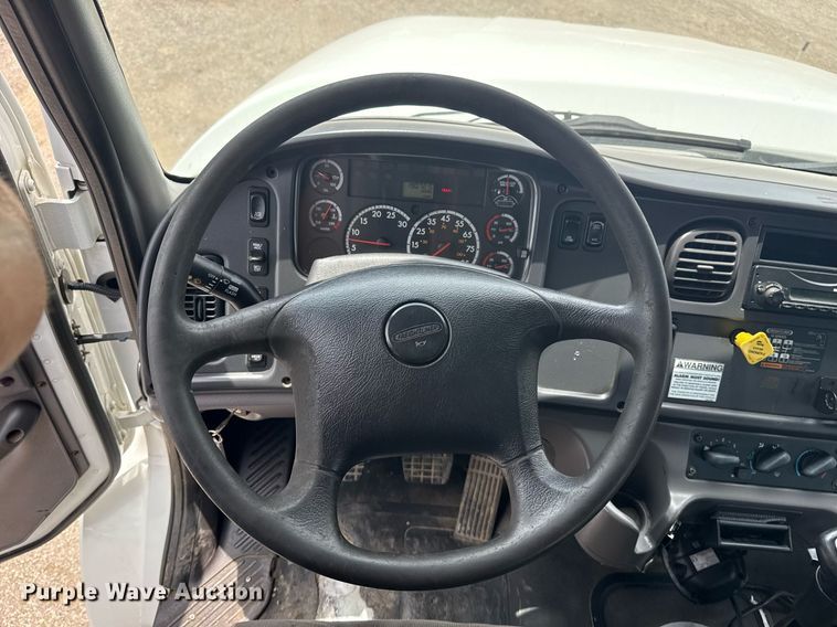 image for item EG5976 2012 Freightliner Business Class M2 Ext. Cab utility / service truck