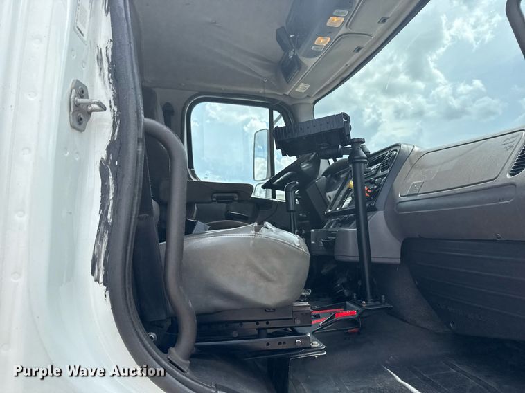 image for item EG5976 2012 Freightliner Business Class M2 Ext. Cab utility / service truck