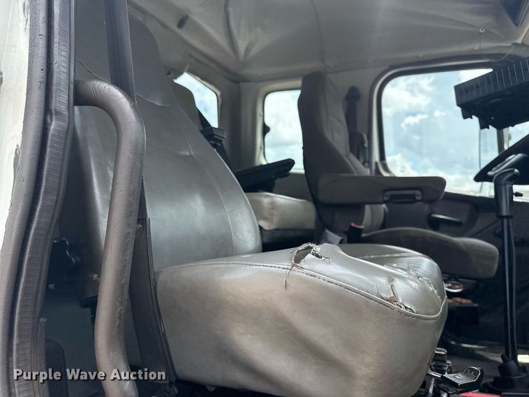 image for item EG5976 2012 Freightliner Business Class M2 Ext. Cab utility / service truck