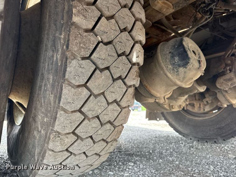 image for item EG5976 2012 Freightliner Business Class M2 Ext. Cab utility / service truck