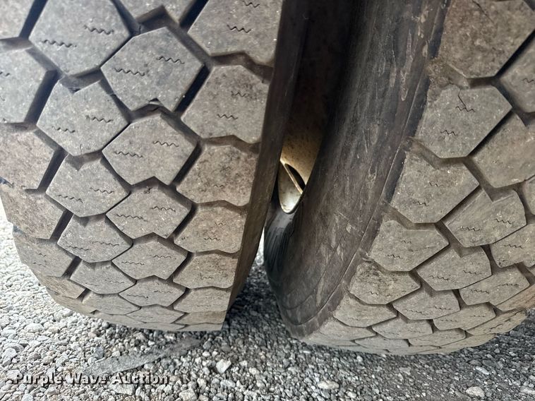 image for item EG5976 2012 Freightliner Business Class M2 Ext. Cab utility / service truck