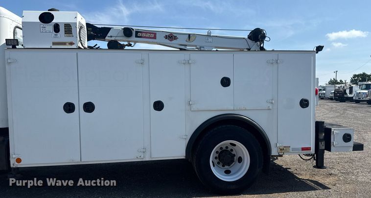 image for item EG5995 2007 Peterbilt 335 utility / service truck